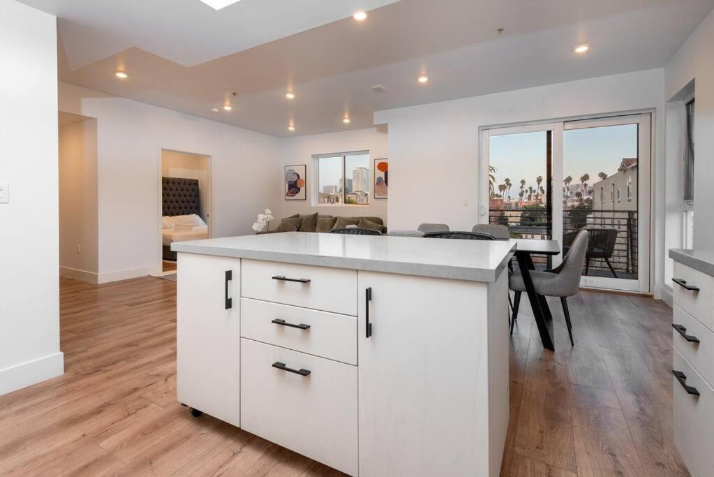 Chic And Elegant 2-Bedroom Haven W/ Roof Deck Los Angeles Luaran gambar